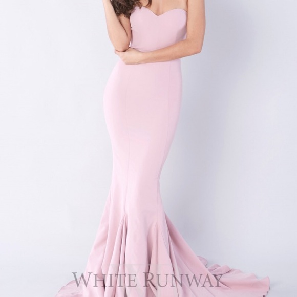 Elle Zeitoune gown - Picture 1 of 5